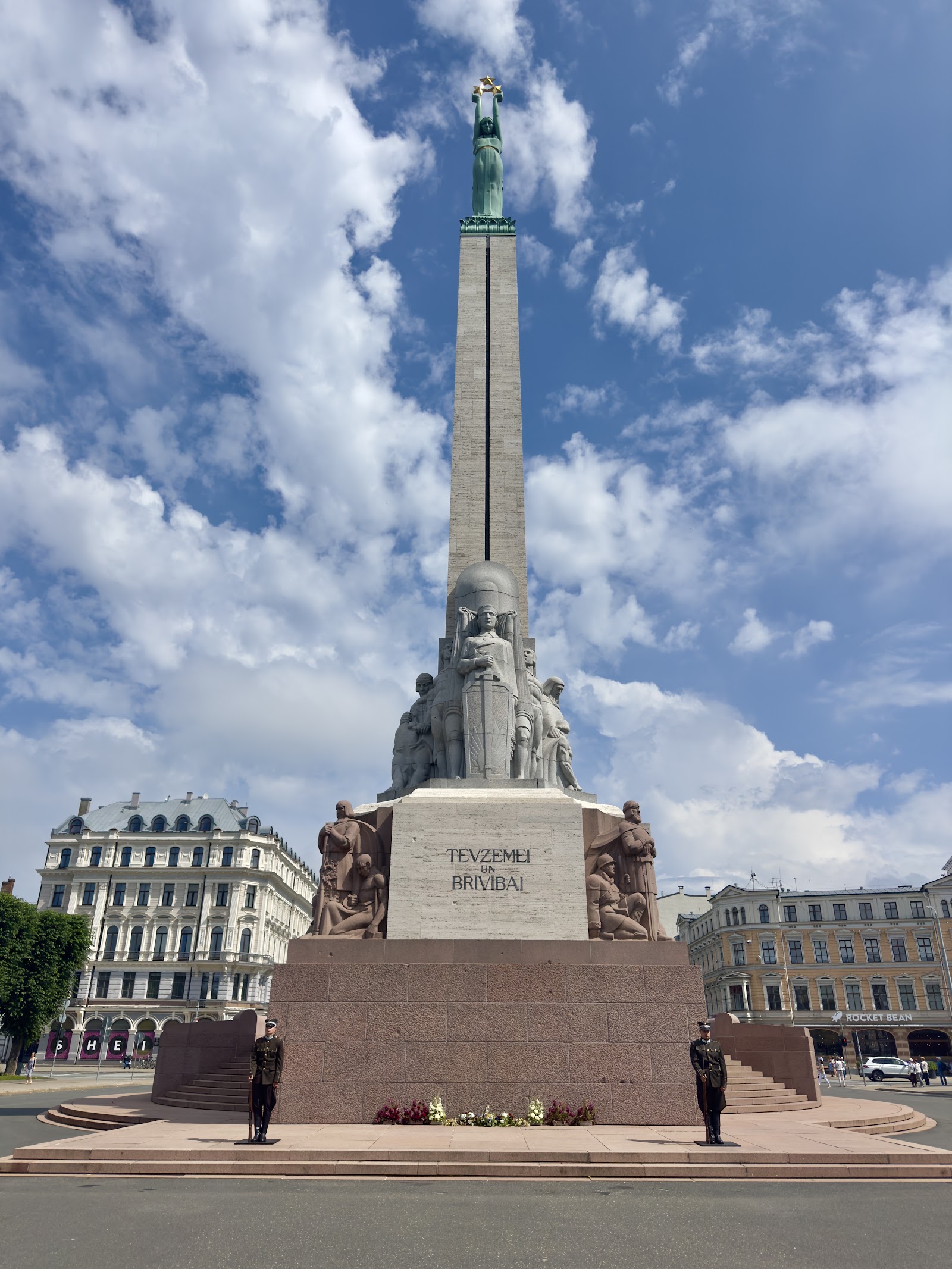 Monument de la Liberté – Brīvības bulvāris, Centra rajons, Rīga, LV-1050, Latvia (photo 1)
