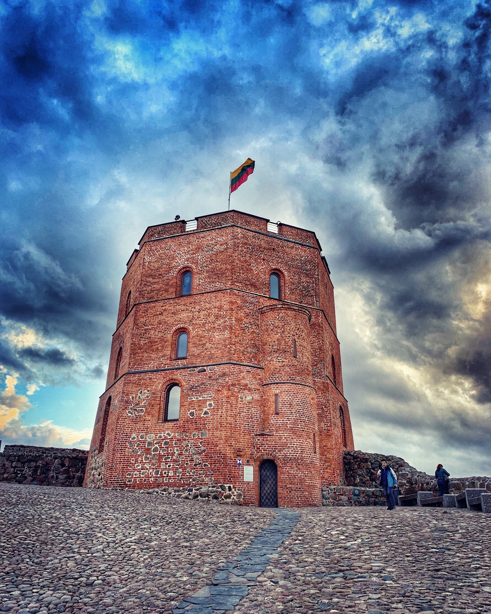 Tour de Gediminas – Arsenalo g. 5, 01143 Vilnius, Lithuania (photo 1)