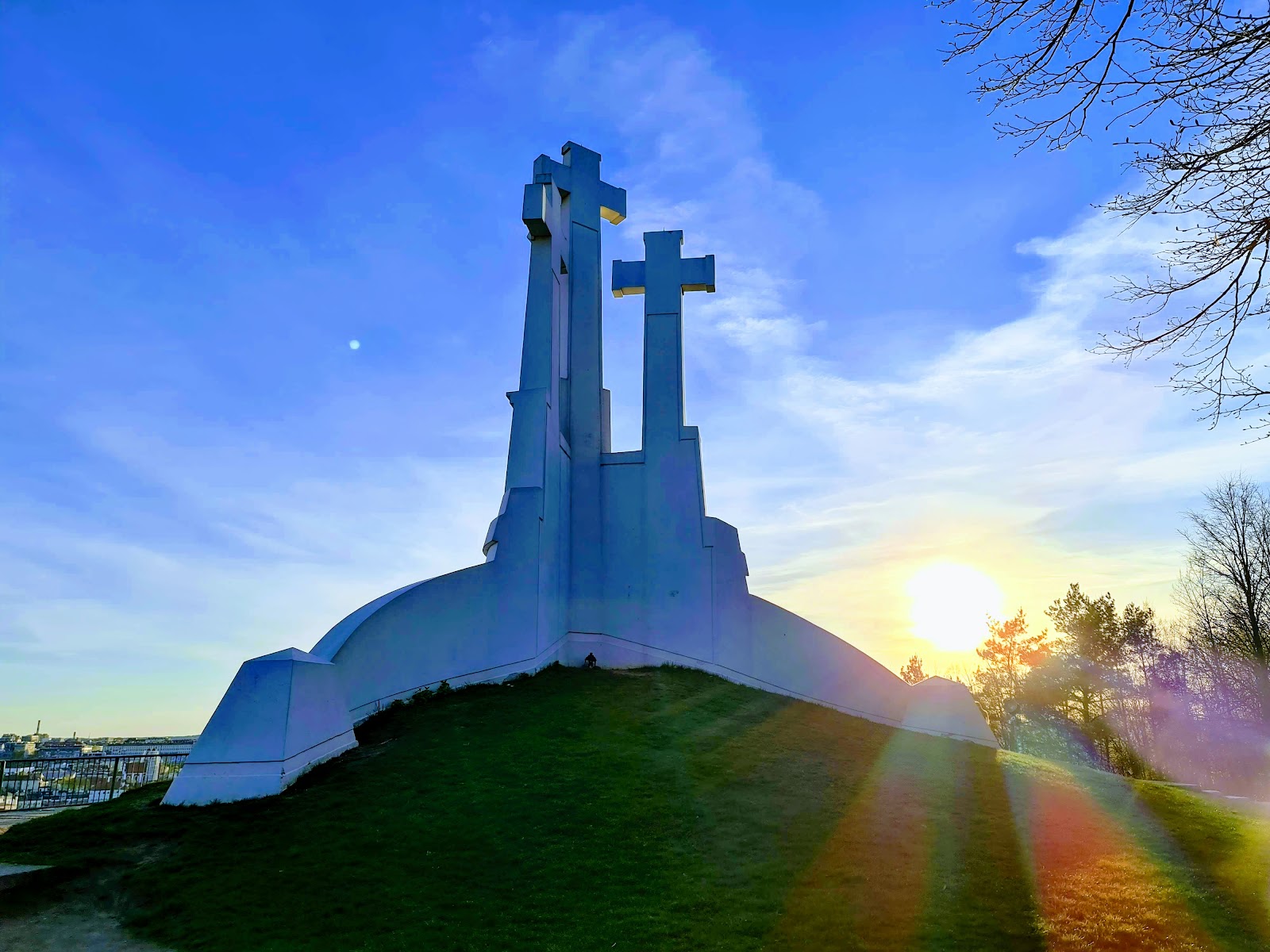 Monument des Trois Croix – Kalnu parkas, Vilnius, Lithuania (photo 1)