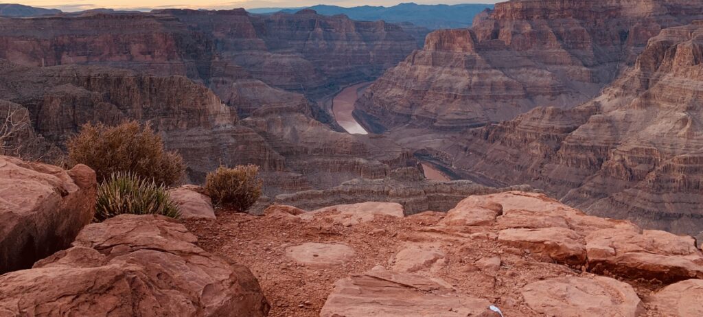 Vue panoramique du Grand Canyon depuis le West Rim en Arizona