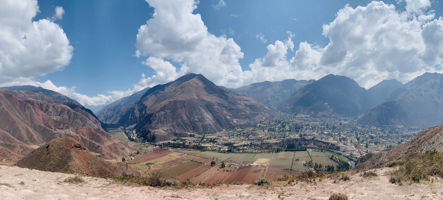 Andine Landschaft von einem Aussichtspunkt im Heiligen Tal, in der Nähe von Cusco, Peru