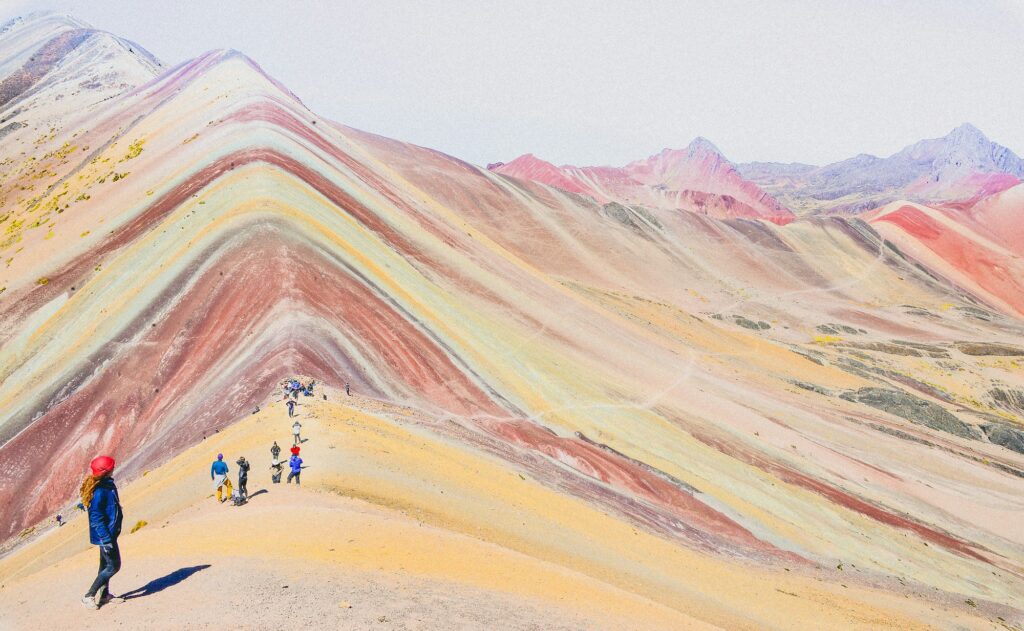 Vue sur Rainbow Mountain (Vinicunca), la montagne aux sept couleurs pres de Cusco, au Perou