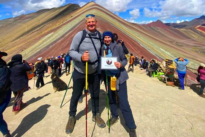 Blick auf den Regenbogenberg Vinicunca bei Cusco, Peru
