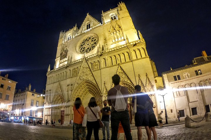Vicolo oscuro del Vieux Lione, leggende e misteri della città