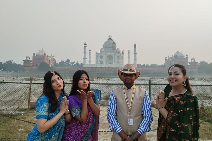Visita di gruppo di lusso Agra Taj Mahal alba da Delhi 123056P25