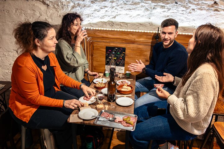 Small-group tasting of Lyonnaise specialities in Vieux Lyon