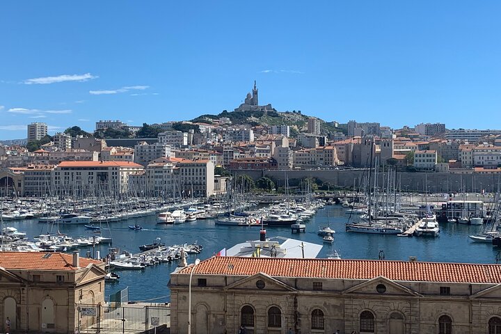 Balade à pied dans le quartier du Panier Marseille