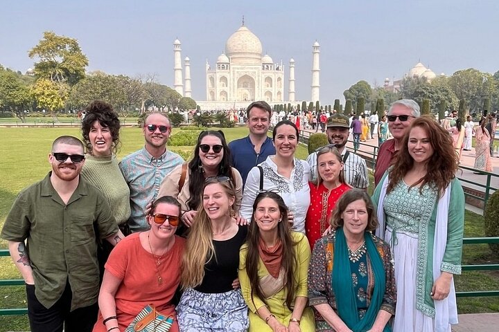 Alba al Taj Mahal partenza notturna auto privata da Delhi 48547P23