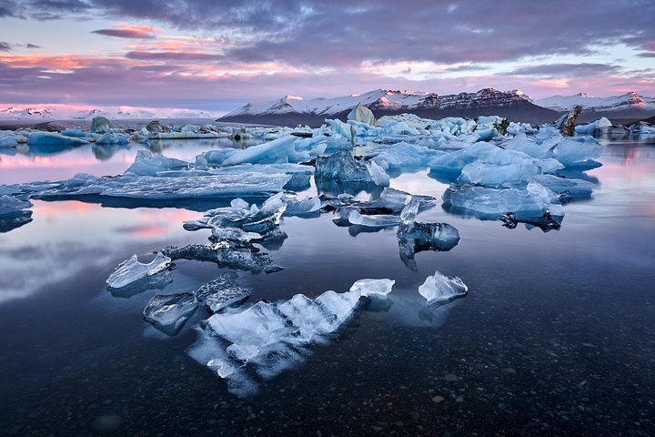 Crociera in barca sulla laguna glaciale di Jokulsarlon in Islanda