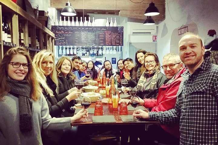 Traditional lunch during a food tour in Vieux Lyon
