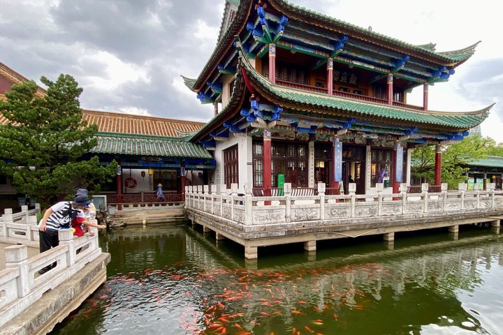 Balade guidée du lac Vert et du quartier universitaire – Green Lake Park South Gate, Cui Hu Nan Lu, Wuhua, Kunming, Yunnan 650091, Chine (photo 2)