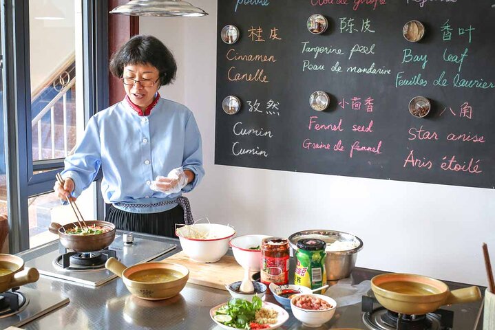 Marché naxi et cours de cuisine en famille – Marché Elephant Hill (象山市场), Xiangshan Donglu, Gucheng, Lijiang, Yunnan 674100, Chine (photo 1)