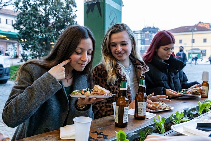 Navigli : visite gastronomique et bars – Naviglio Grande, 20144 Milano MI, Italie (photo 1)