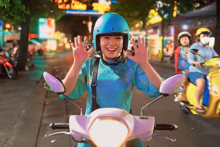 Saigon en scooter : tournée street food avec 12 dégustations (photo 2)
