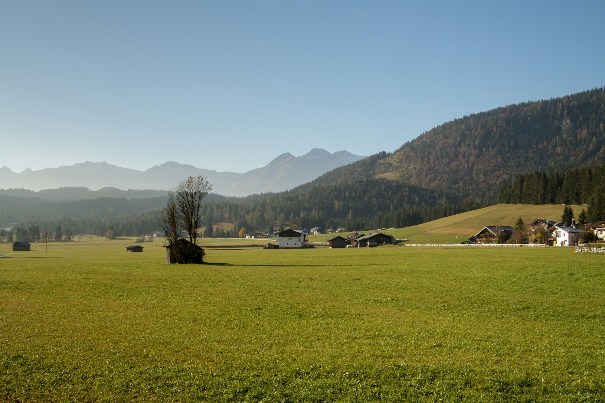 Leutasch au Tyrol en automne, village qui fête l'Almabtrieb le 19 septembre