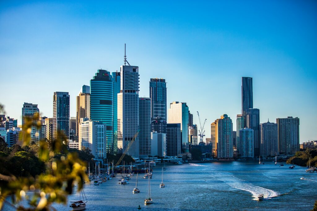 Silhouette de Brisbane et sa riviere, ville hote de l'Ekka au Queensland