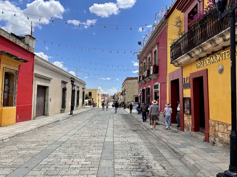 Andador Macedonio Alcalá – C. Macedonio Alcalá 100, Centro, 68000 Oaxaca de Juárez, Oax., Mexique (photo 2)