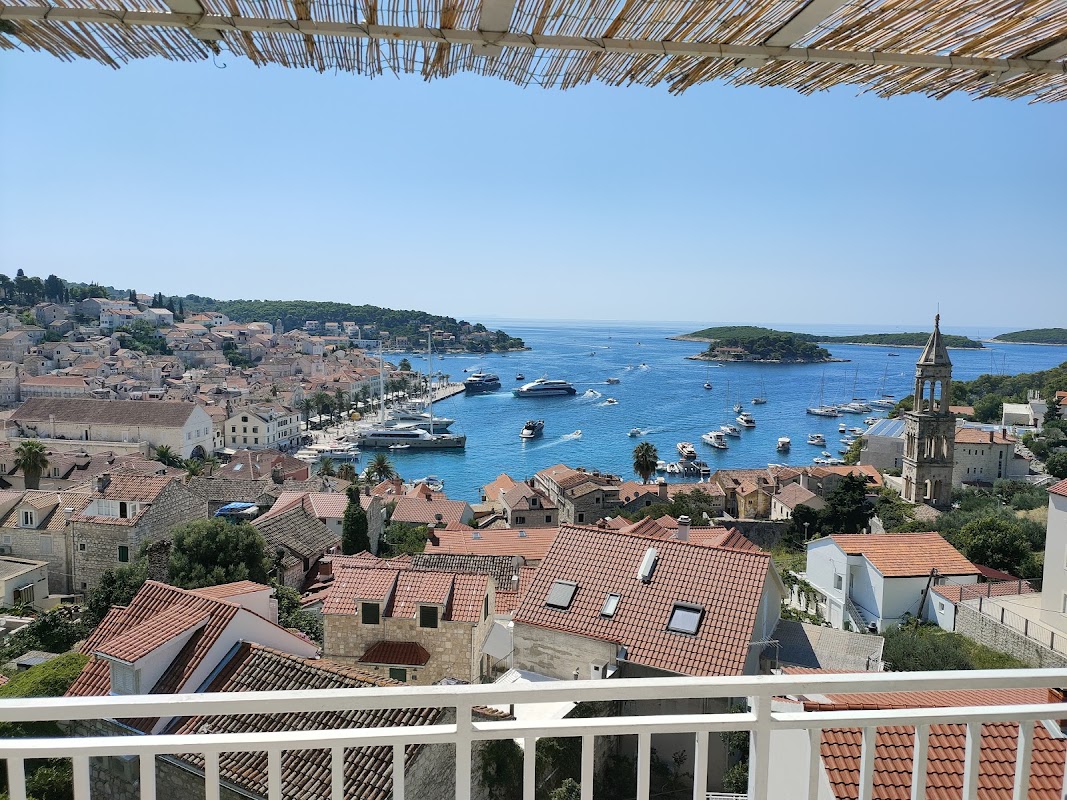Apartments Boćin Rosso – Marina Carica 6, 21450 Hvar, Croatie (photo 1)