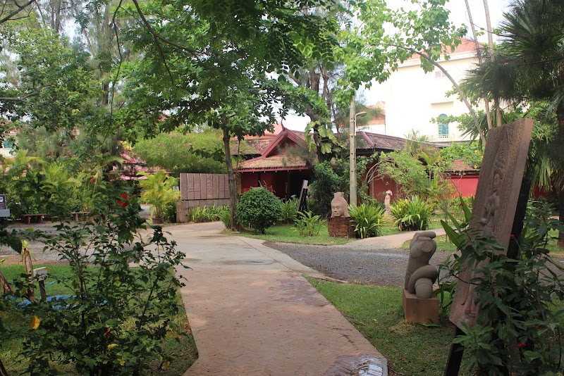Artisans d'Angkor – Stung Thmey Street, Siem Reap, Cambodge (photo 2)
