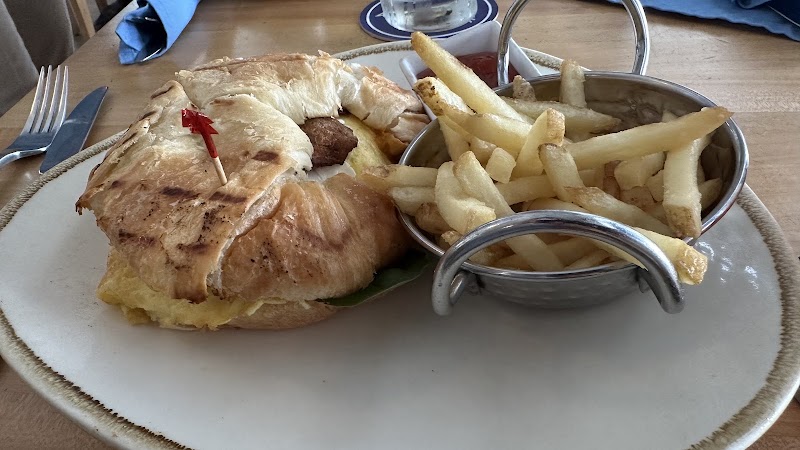 Athena Cafe & Bar – Bay St, Nassau (photo 2)
