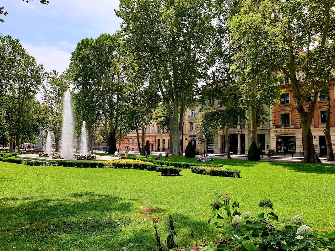 Avent au parc Zrinjevac – Zrinjevac 7, 10000, Zagreb, Croatie (photo 1)