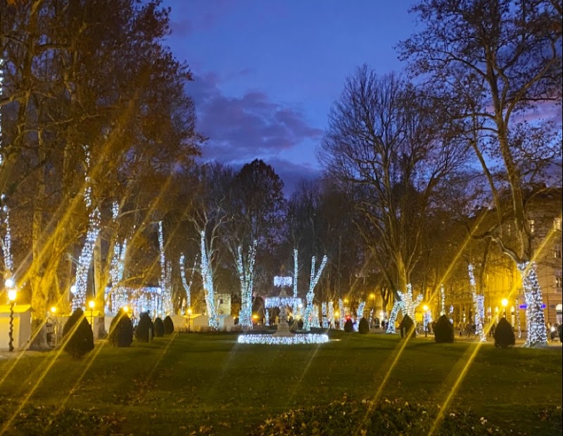 Avent au parc Zrinjevac – Zrinjevac 7, 10000, Zagreb, Croatie (photo 2)