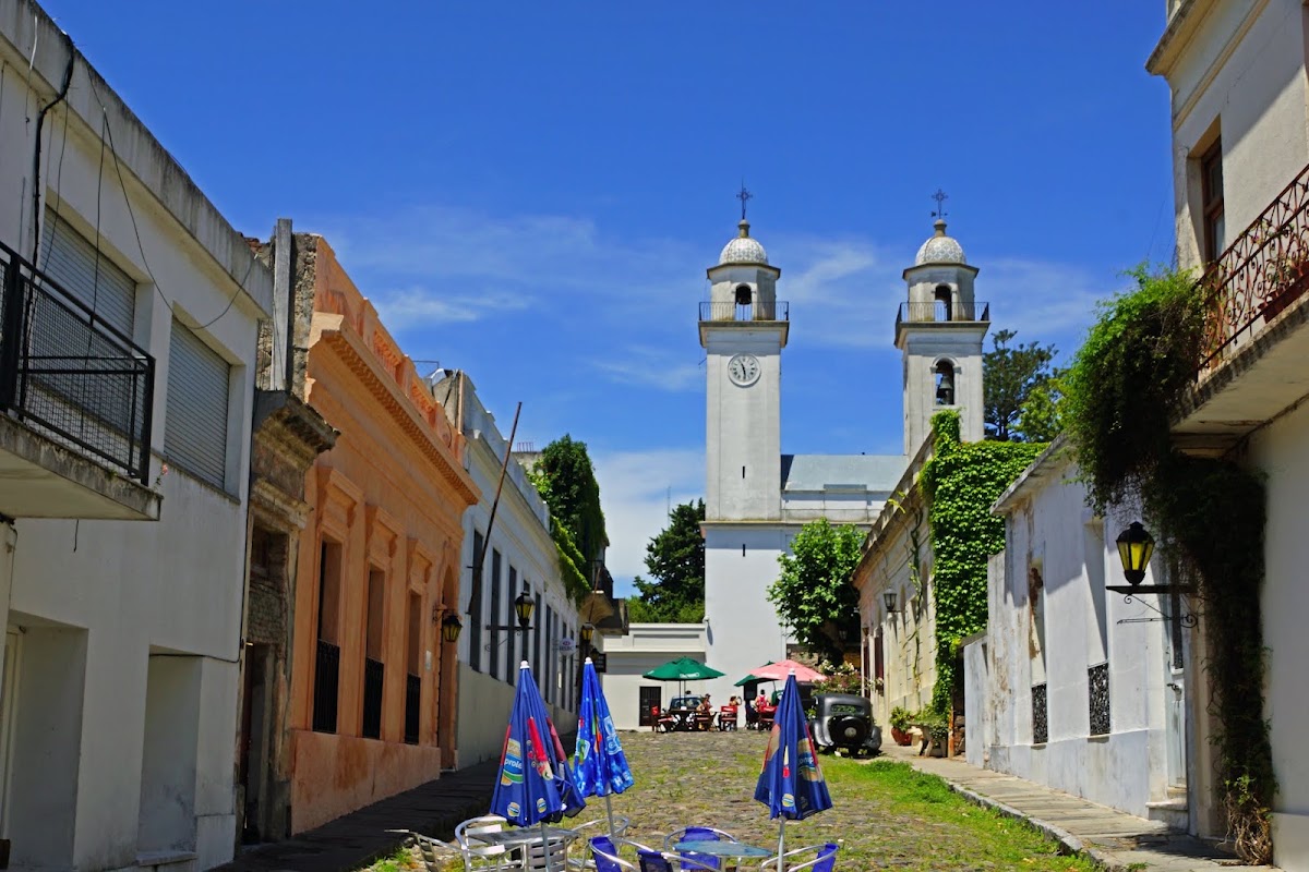 Basilique du Saint-Sacrement – Plaza de Armas, 70000 Colonia del Sacramento (photo 1)