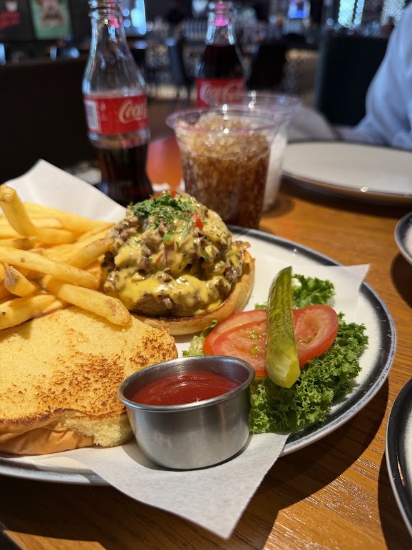Black Tap KAFD – 3.04, Al Aqiq, Riyadh 11564, Arabie saoudite (photo 3)