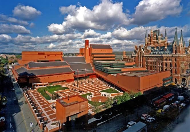 British Library, galerie Treasures – 96 Euston Rd., London NW1 2DB (photo 2)