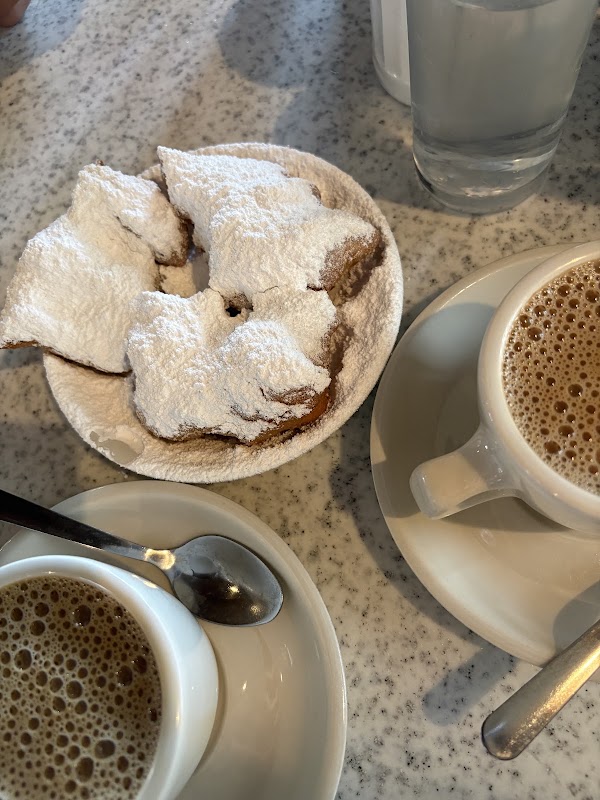Café du Monde – 800 Decatur St, New Orleans, LA 70116 (photo 3)
