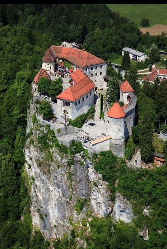 Château de Bled – Grajska cesta 61, 4260 Bled, Slovénie (photo 1)