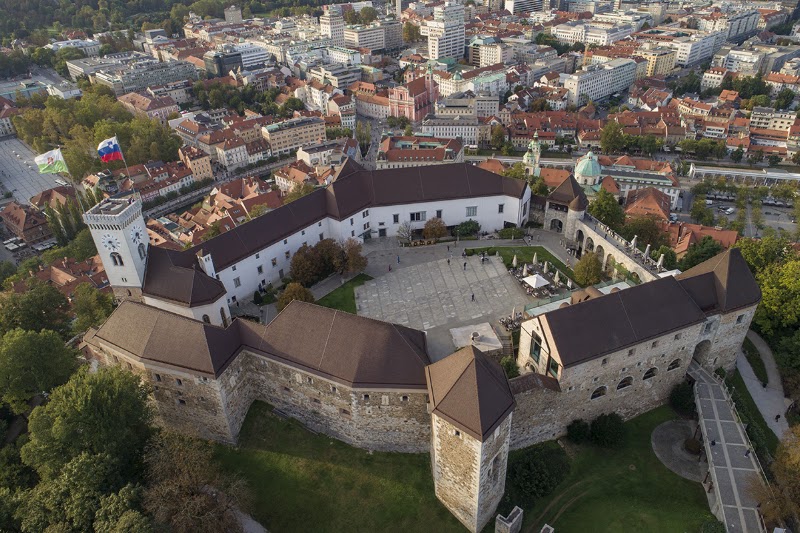 Château de Ljubljana – Grajska planota 1, 1000 Ljubljana, Slovénie (photo 2)