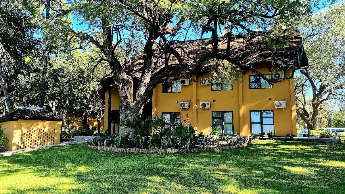 Cresta Riley's Hotel – Borolong Ward, Maun, Botswana (photo 1)