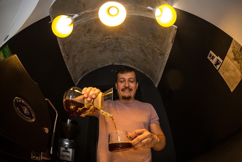 Črno Zrno Specialty Coffee – Gornji trg 17, 1000 Ljubljana, Slovénie (photo 3)