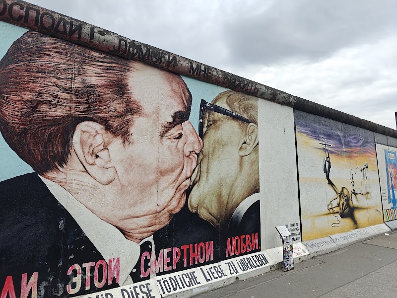 East Side Gallery, le mur peint – Mühlenstraße 3-100, 10243 Berlin, Allemagne (photo 2)