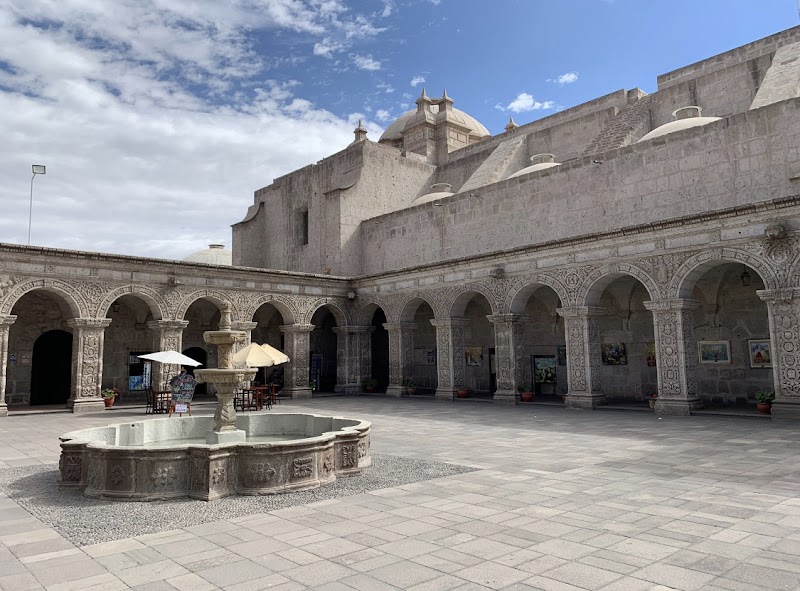 Église de la Compañía de Jesús – Gral. Morán 114, Arequipa 04001 (photo 3)