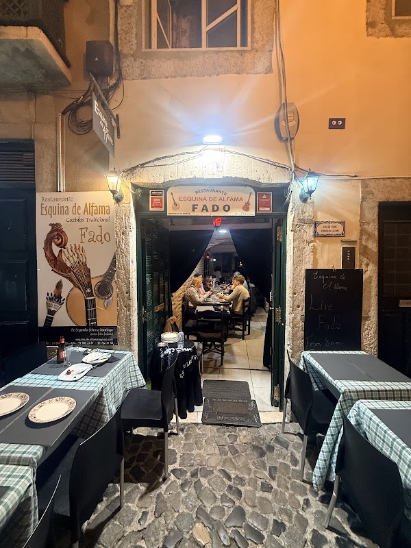 Esquina de Alfama – R. de São Pedro 4, 1100-139 Lisboa, Portugal (photo 3)