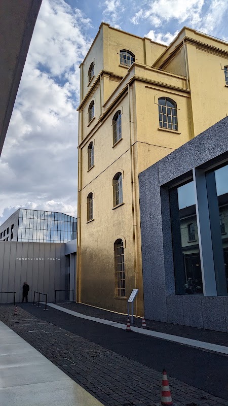Fondazione Prada – Largo Isarco 2, 20139 Milan, Italie (photo 2)