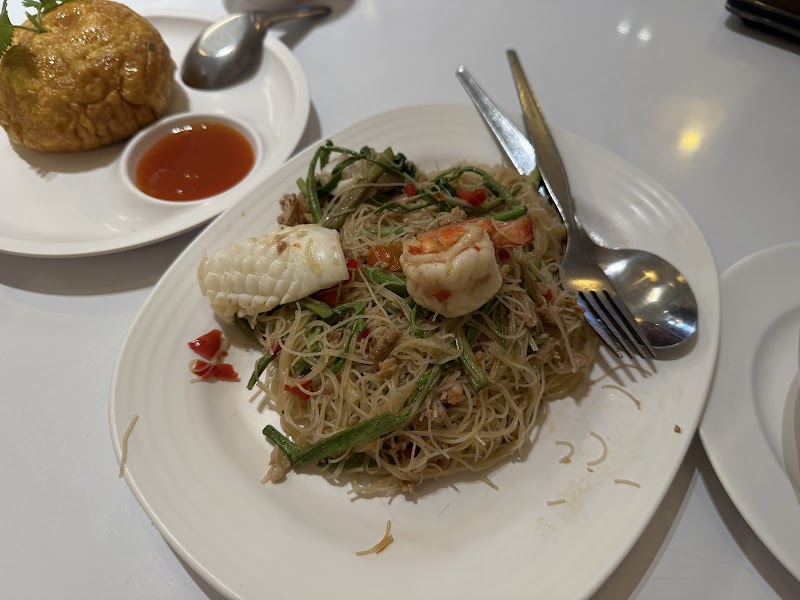 Krua Apsorn, Dinso – 169 169/1 Dinso Rd, Khwaeng Wat Bowon Niwet, Khet Phra Nakhon, Krung Thep Maha Nakhon 10200, Thaïlande (photo 3)