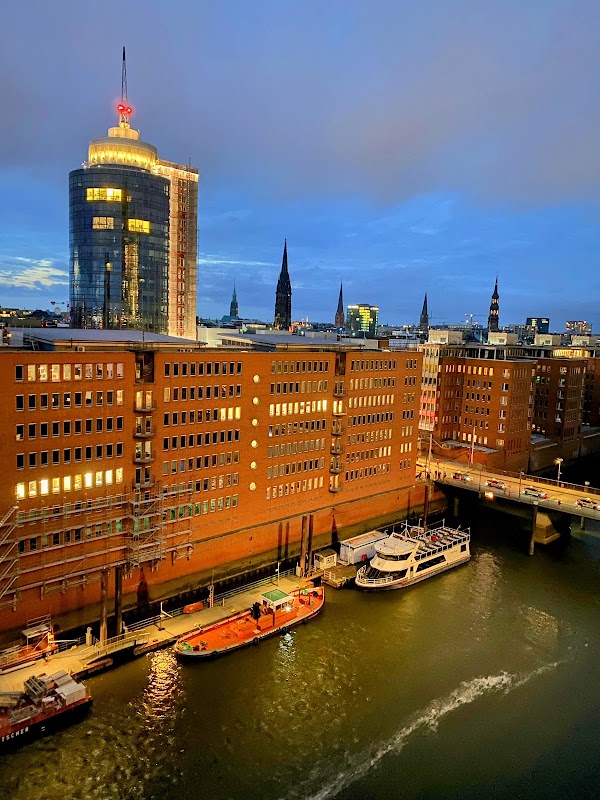 La Plaza de l'Elbphilharmonie – Platz der Deutschen Einheit 2, 20457 Hamburg, Allemagne (photo 1)