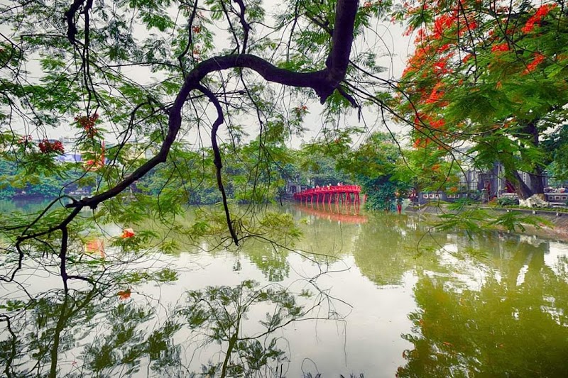Lac Hoan Kiem et pont Huc – Lac Hoan Kiem, Hoan Kiem, Hanoï, Vietnam (photo 3)