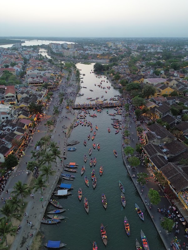Le pont An Hoi aux lanternes et les barques de la Thu Bon – Pont An Hoi, Nguyễn Phúc Chu, An Hội, Hội An, Vietnam (photo 1)