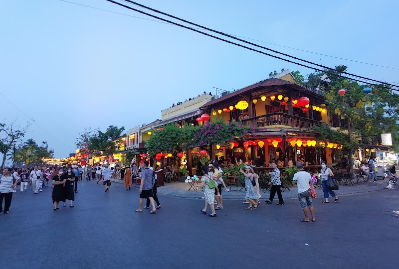 Le pont An Hoi aux lanternes et les barques de la Thu Bon – Pont An Hoi, Nguyễn Phúc Chu, An Hội, Hội An, Vietnam (photo 2)