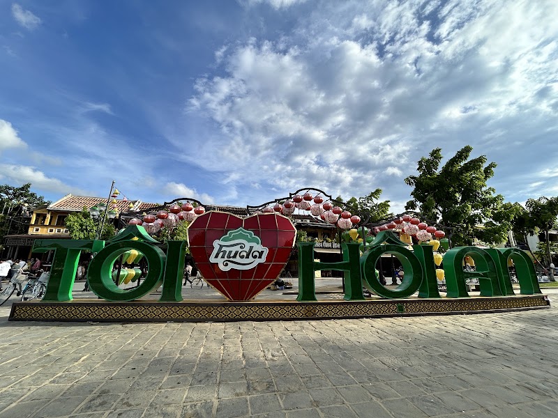 Le pont An Hoi aux lanternes et les barques de la Thu Bon – Pont An Hoi, Nguyễn Phúc Chu, An Hội, Hội An, Vietnam (photo 3)