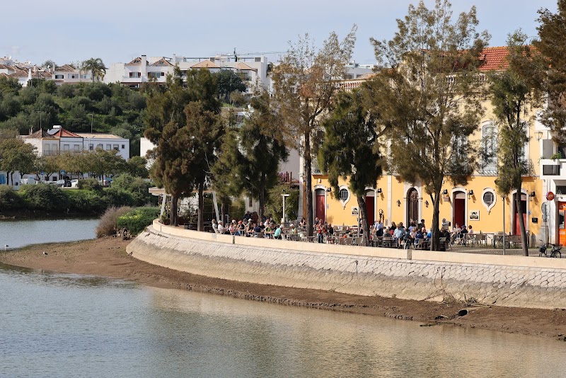 Le vieux pont sur le Gilão – Ponte Antiga, 8800-351 Tavira, Portugal (photo 3)