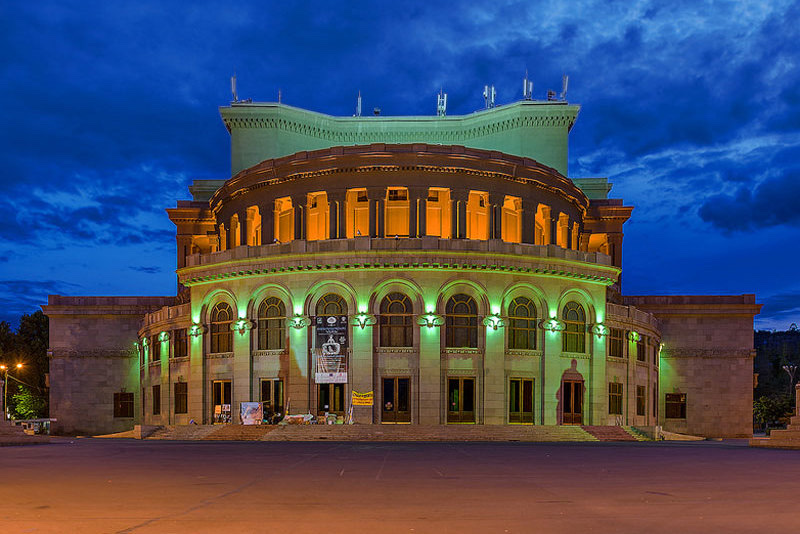 L'Opéra d'Erevan et la place de la Liberté – 54 Tumanyan St, Yerevan, Arménie (photo 3)