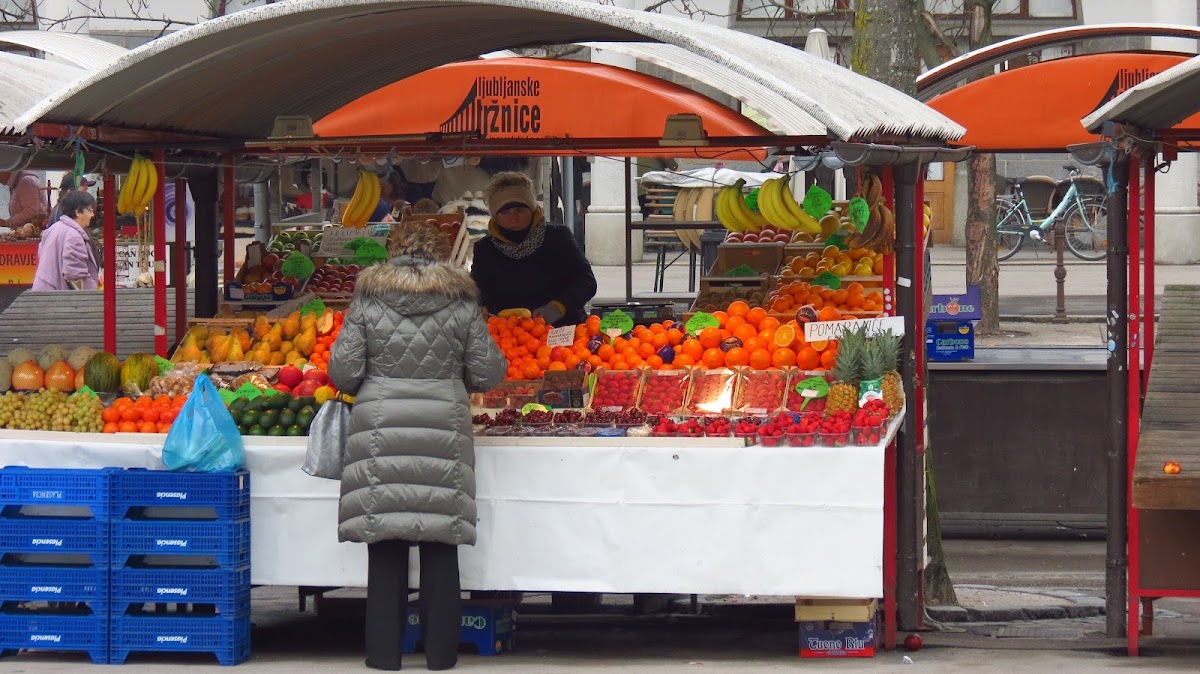 Marché central de Ljubljana – Adamič-Lundrovo nabrežje, 1000 Ljubljana, Slovénie (photo 1)