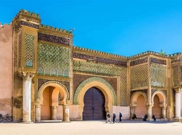 Meknès impériale – Place El Hedim, Meknès, Maroc (photo 1)
