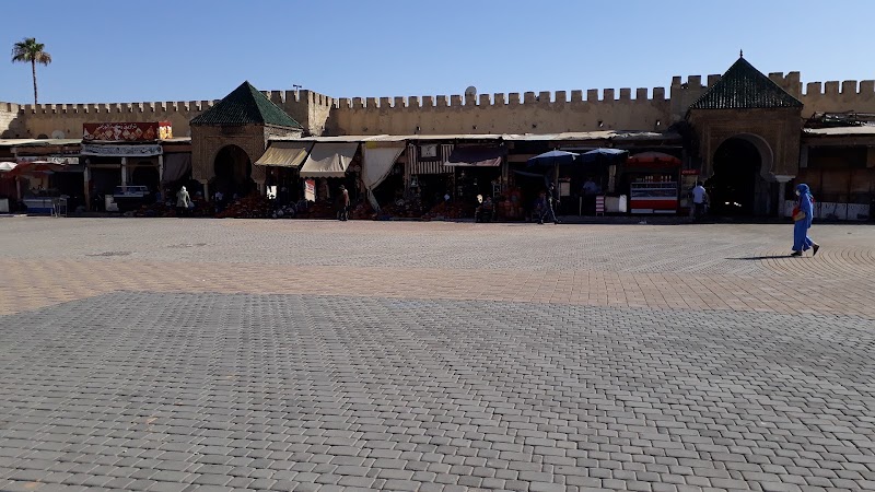 Meknès impériale – Place El Hedim, Meknès, Maroc (photo 3)