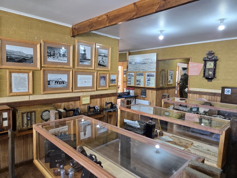 Museo Histórico Municipal de Puerto Natales – Manuel Bulnes 285, Puerto Natales, Magallanes, Chili (photo 2)